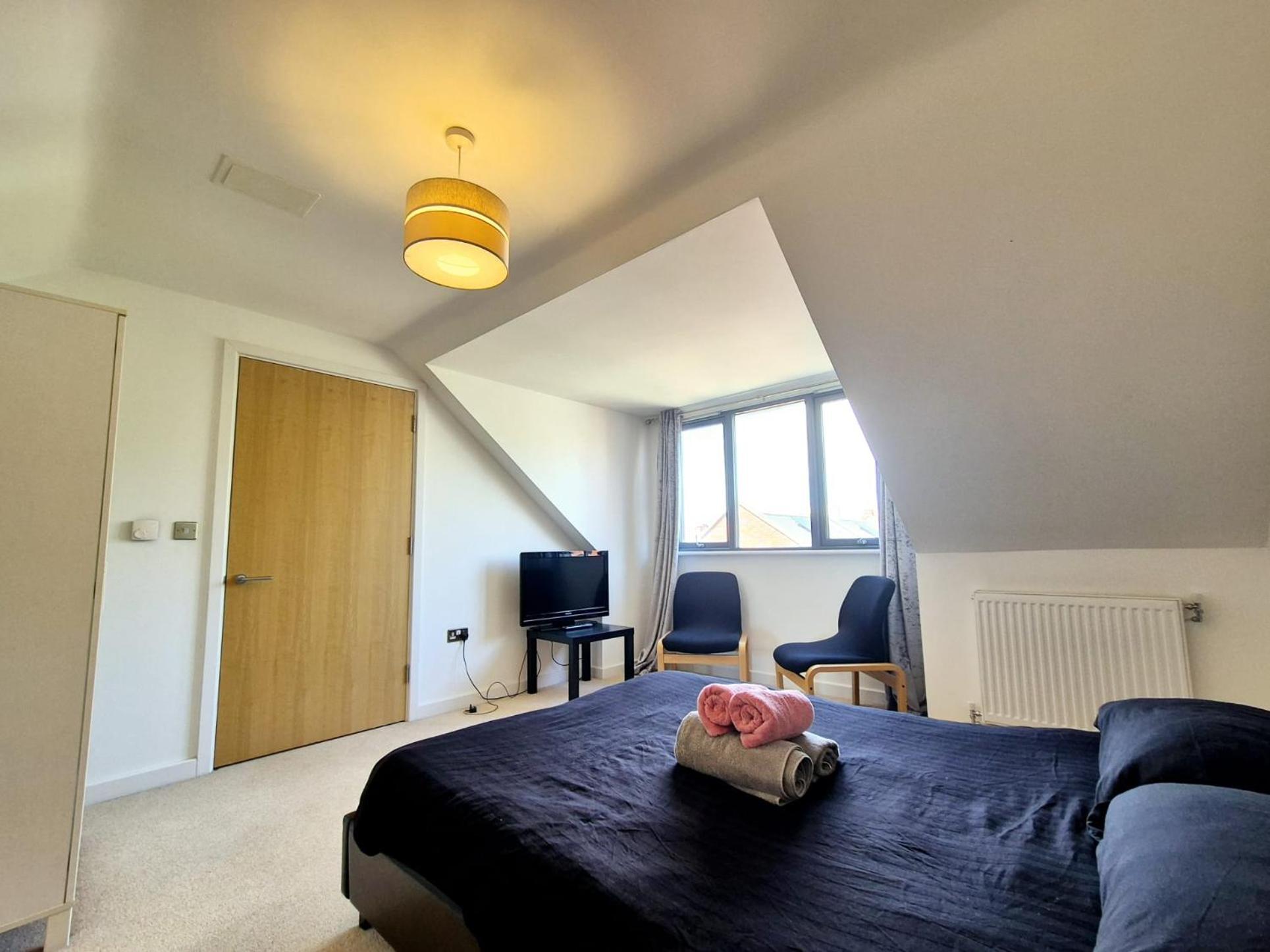 Explore London: 2 Bedroom House In Wood Green Esterno foto